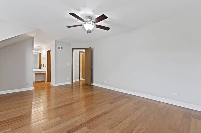 Building Photo - 728 Brandon Pl