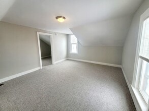 Building Photo - 219 Lane Ave SW