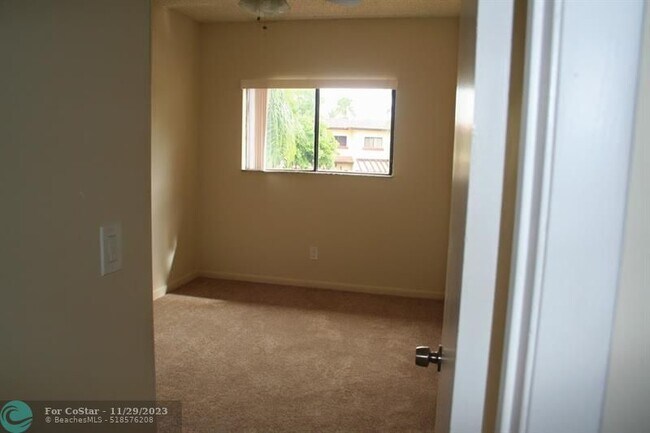 Building Photo - 4733 NW 90th Ave