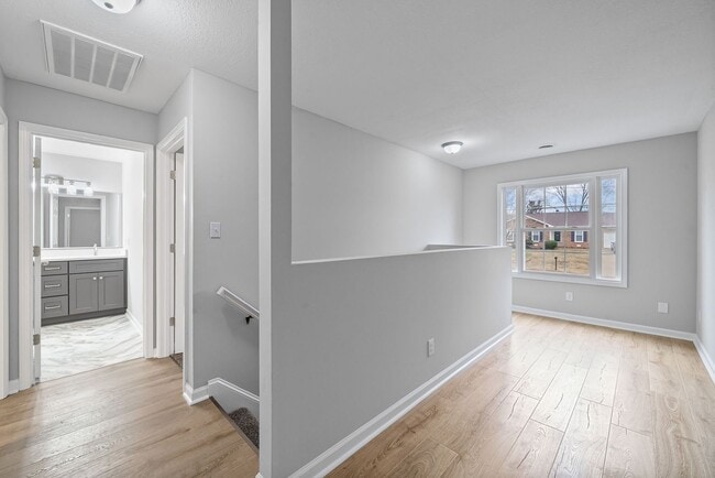 Building Photo - Spacious 3 bedroom 2 1/2 bath home for rent!