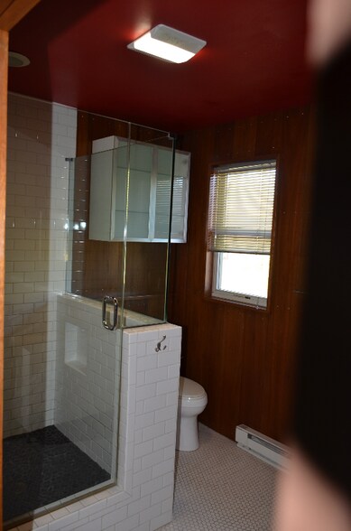 Building Photo - 901 Hepburn St