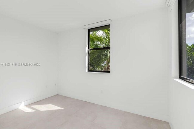 Building Photo - 1547 NW 2nd St