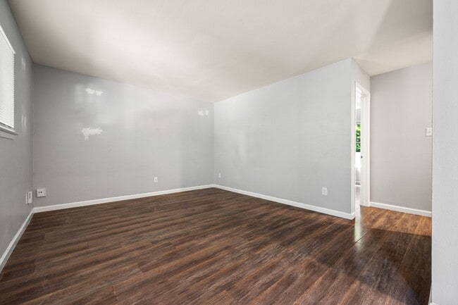 Building Photo - Stylish 2-Bedroom Home Near South Congress & Downtown Austin!