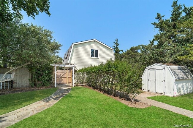 Building Photo - 35 Gardners Ln