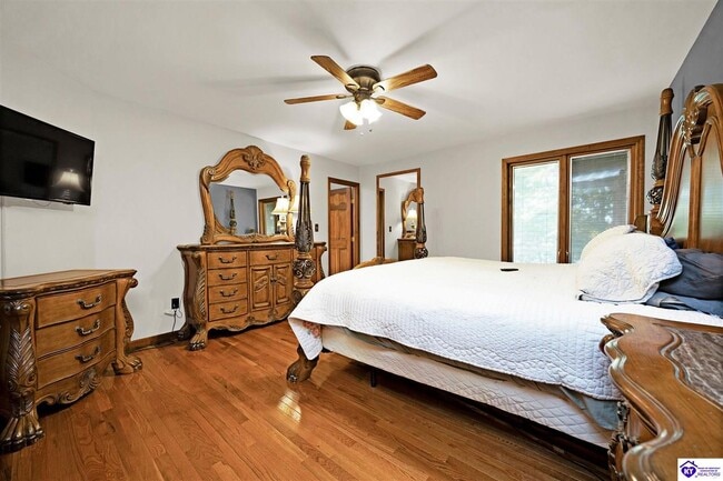 Building Photo - 306 Forest Trce