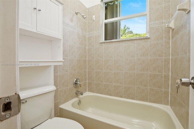 Building Photo - 5168 SW 157th Ave