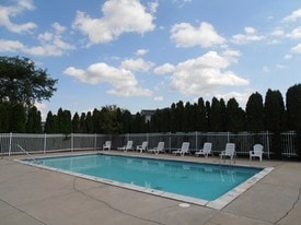Building Photo - Quail Ridge Apartments