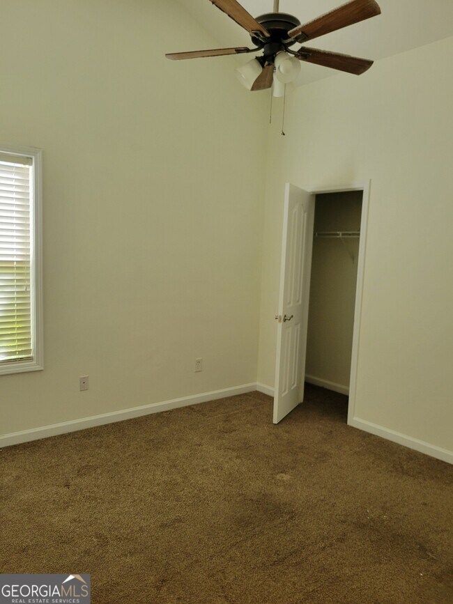 Building Photo - 175 Spinner Dr