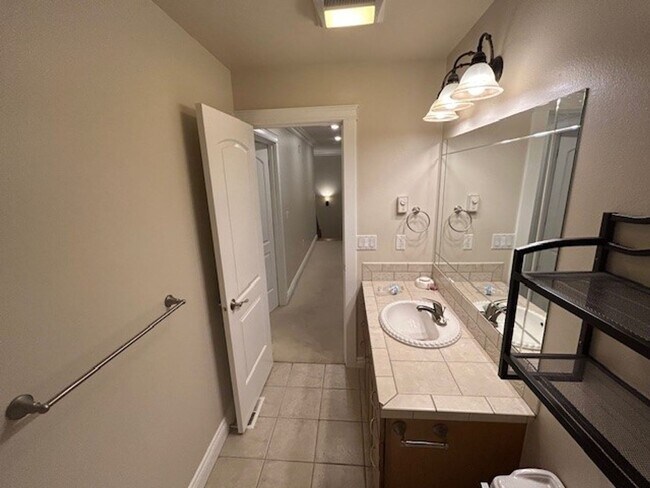 Building Photo - Charming Wasilla Haven: 4BR, 2.5BA Gem wit...