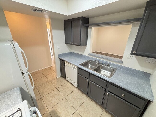 Building Photo - 2883 Wheelwright Dr