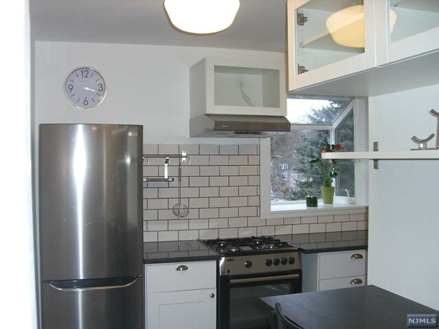 Building Photo - 27 Bellevue Terrace