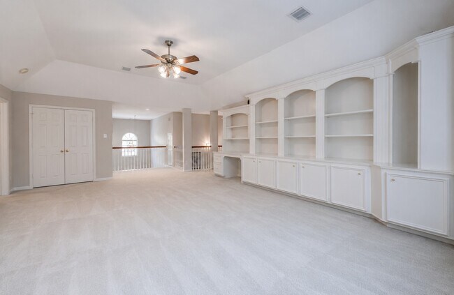 Building Photo - 1303 Red Oak Ct