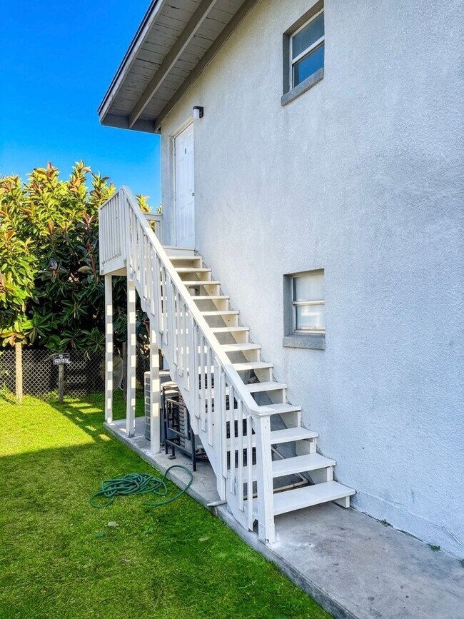 Building Photo - 740 W Robinson St