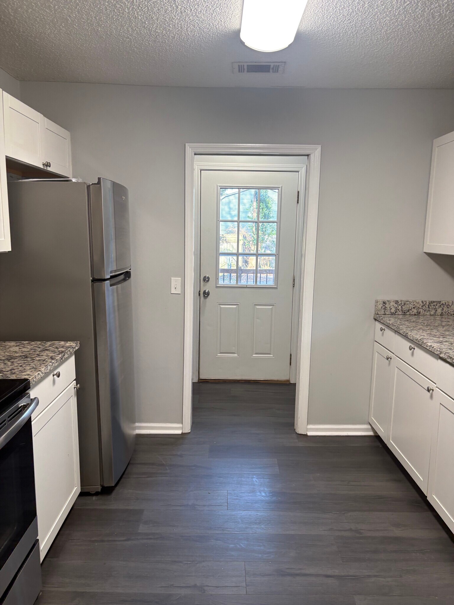 Building Photo - 1717 Cherokee Rd