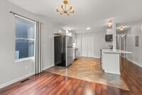 Building Photo - 2432 Adlai St