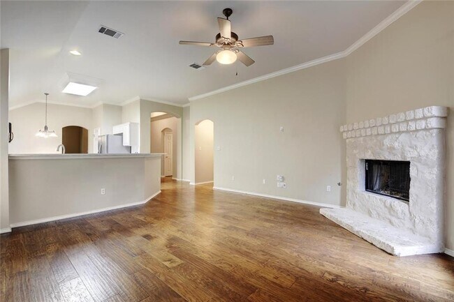 Building Photo - 10318 Broomflower Dr
