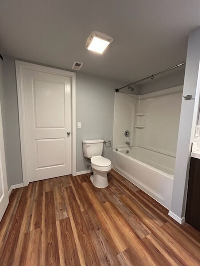 Building Photo - 224go