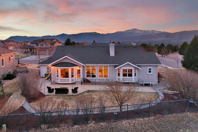 Building Photo - 10071 Clovercrest Dr