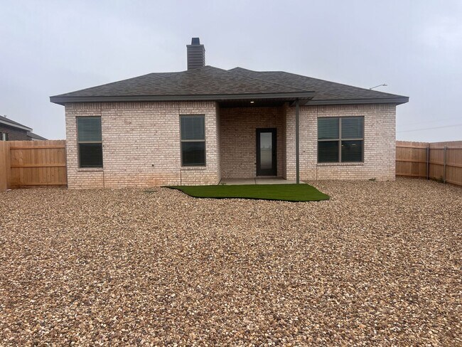 Building Photo - Pre leasing for July: 4-Bedrooms, 2-Bathroom