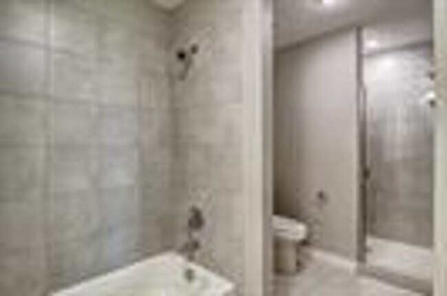Building Photo - 3258 Wexford Dr