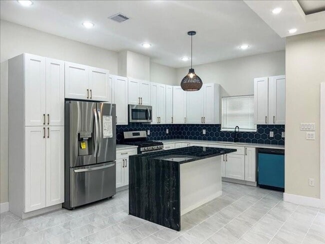 Building Photo - 4429 Sterling St