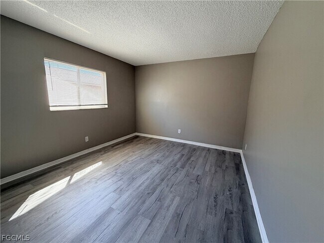 Building Photo - 823 Gleason Pkwy