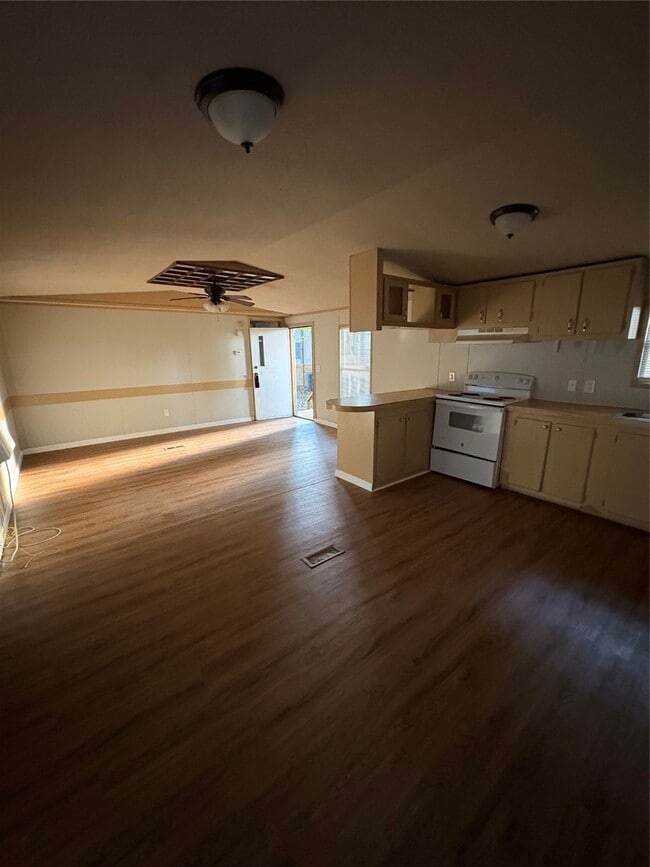 Building Photo - 210 Ridgeside Ct