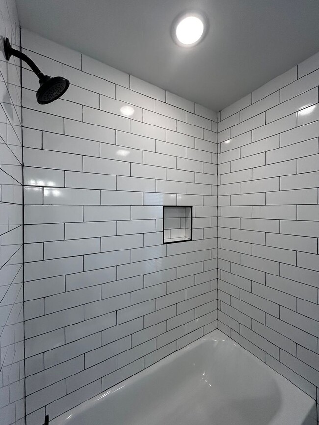 Building Photo - $150 AMAZON GIFT CARD WITH SIGNED LEASE!! - 3B/2B PRE-LEASING FOR AUG 10 MOVE-IN!!