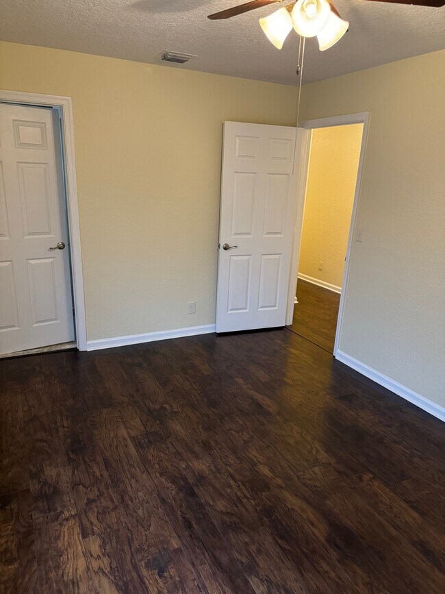 Building Photo - 13770 Bottlebrush Ct