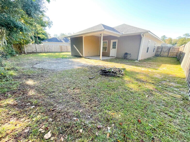 Building Photo - 278 Bridgewater Ln