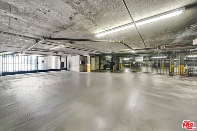 Building Photo - 4477 Woodman Ave