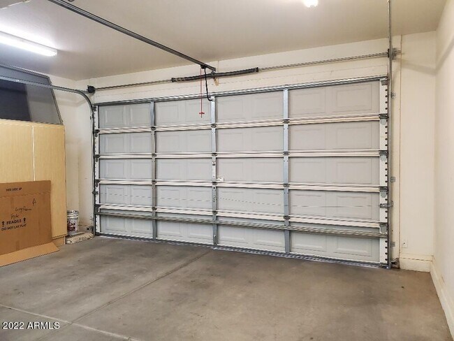 Building Photo - 46059 W Barbara Ln