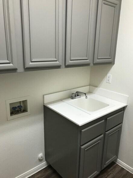 Building Photo - 344 Velino Ave