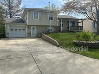 Building Photo - 7809 NE San Rafael Dr