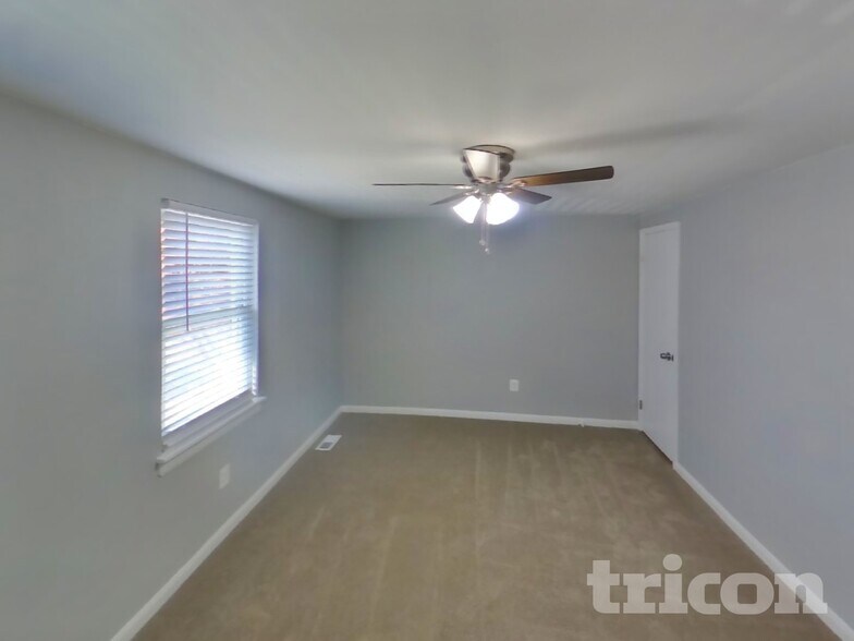 Building Photo - 9226 Throgmorton Rd