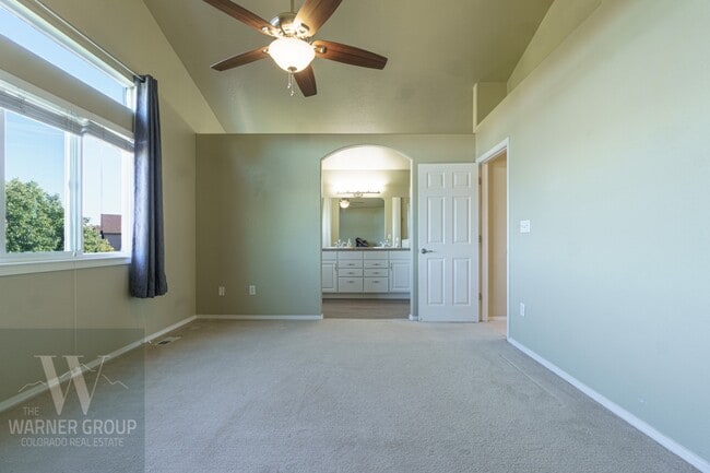 Building Photo - 9631 Stoneglen Dr