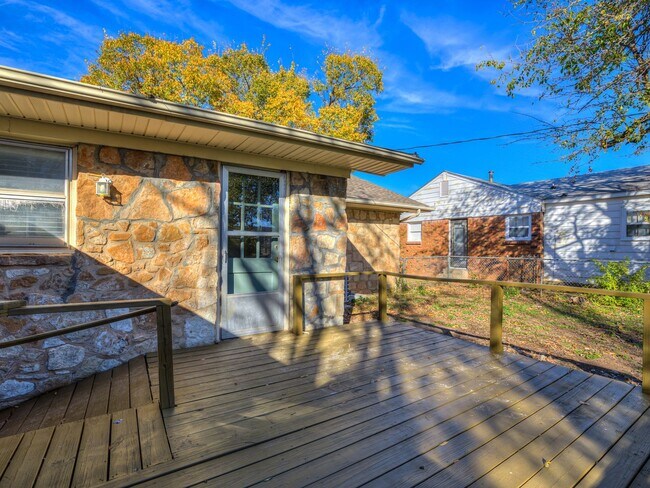 Building Photo - Adorable Updated Midwest City Boho Home