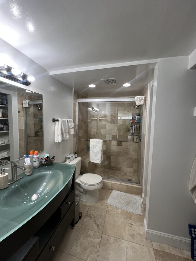 Building Photo - 1420 N St NW