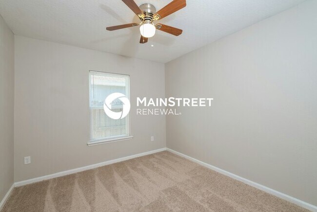 Building Photo - 4 Bedroom Pet-Friendly Home in Yulee, FL with Main Street Renewal