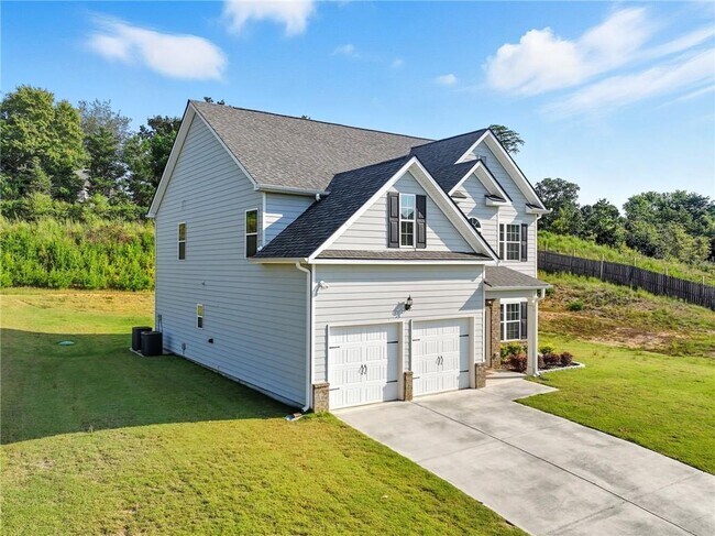 Building Photo - 33 N Village Cir