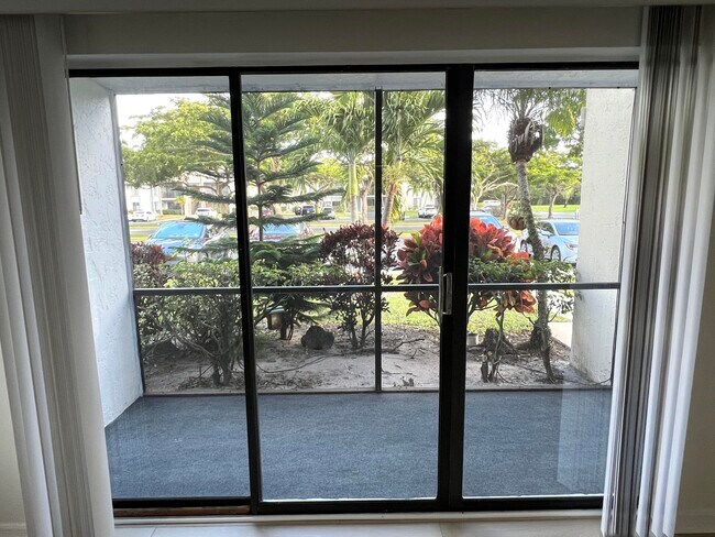 Building Photo - 1115 Green Pine Blvd