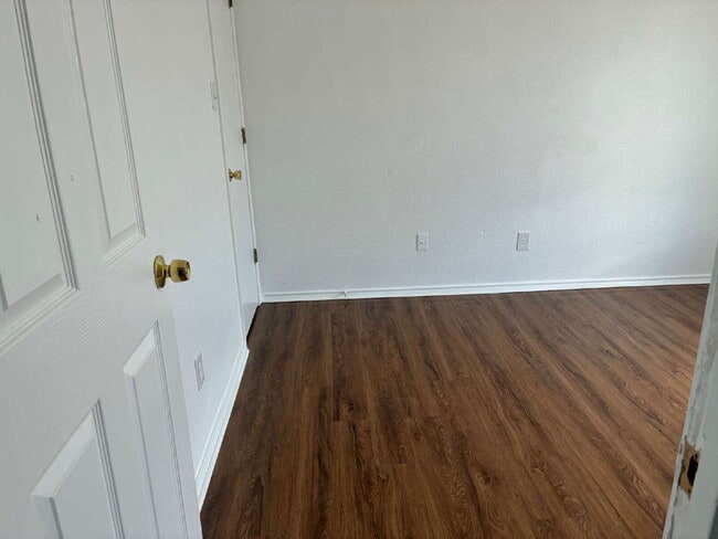 Building Photo - Four Bedroom/ Two and a Half Bed Home Near Brooks City Base