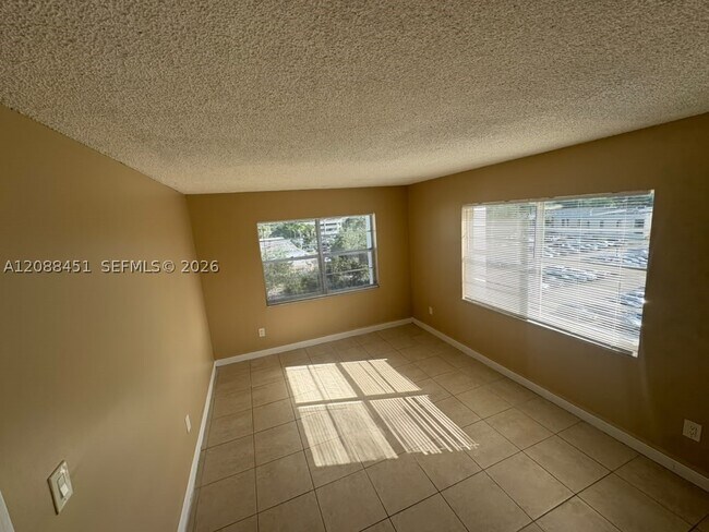 Building Photo - 488 NW 165th St