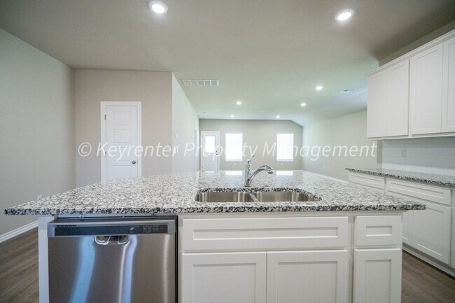 Building Photo - Gorgeous 4 Bed 2 Bath Home in Deer Creek School District!
