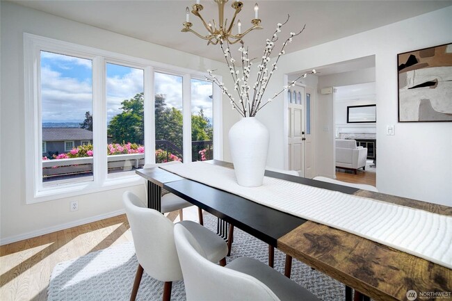 Building Photo - 4bd/3ba Seattle Home