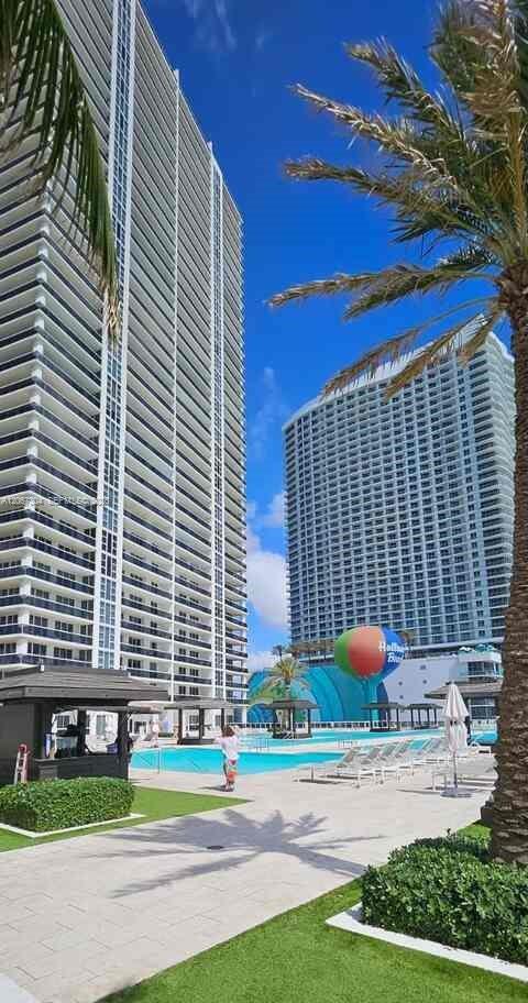 Building Photo - 1830 S Ocean Dr