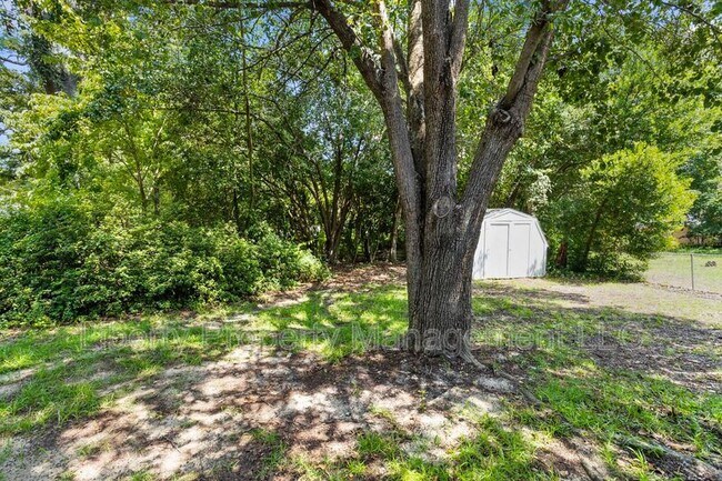 Building Photo - 512 Nottingham Dr