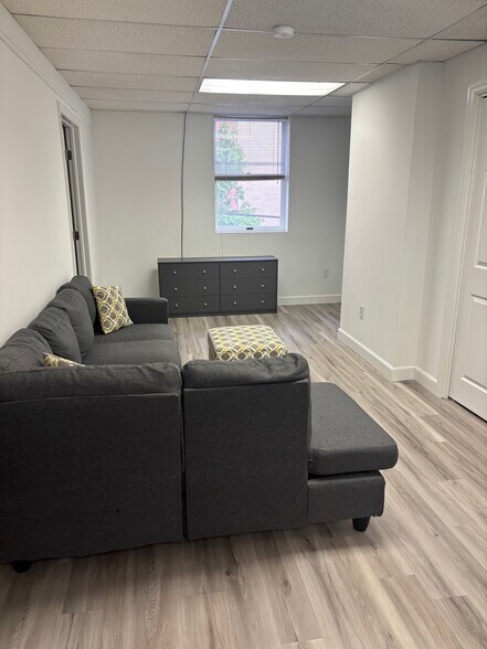 Tv room - 38 N Main St