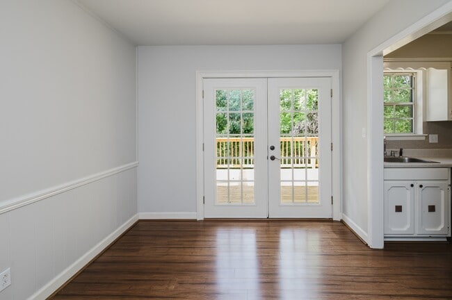 Building Photo - 2645 Southbury Cir