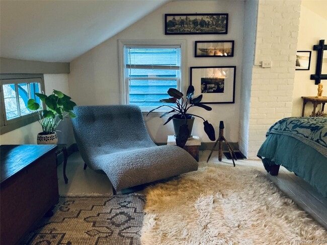 Building Photo - 66 Dodge St